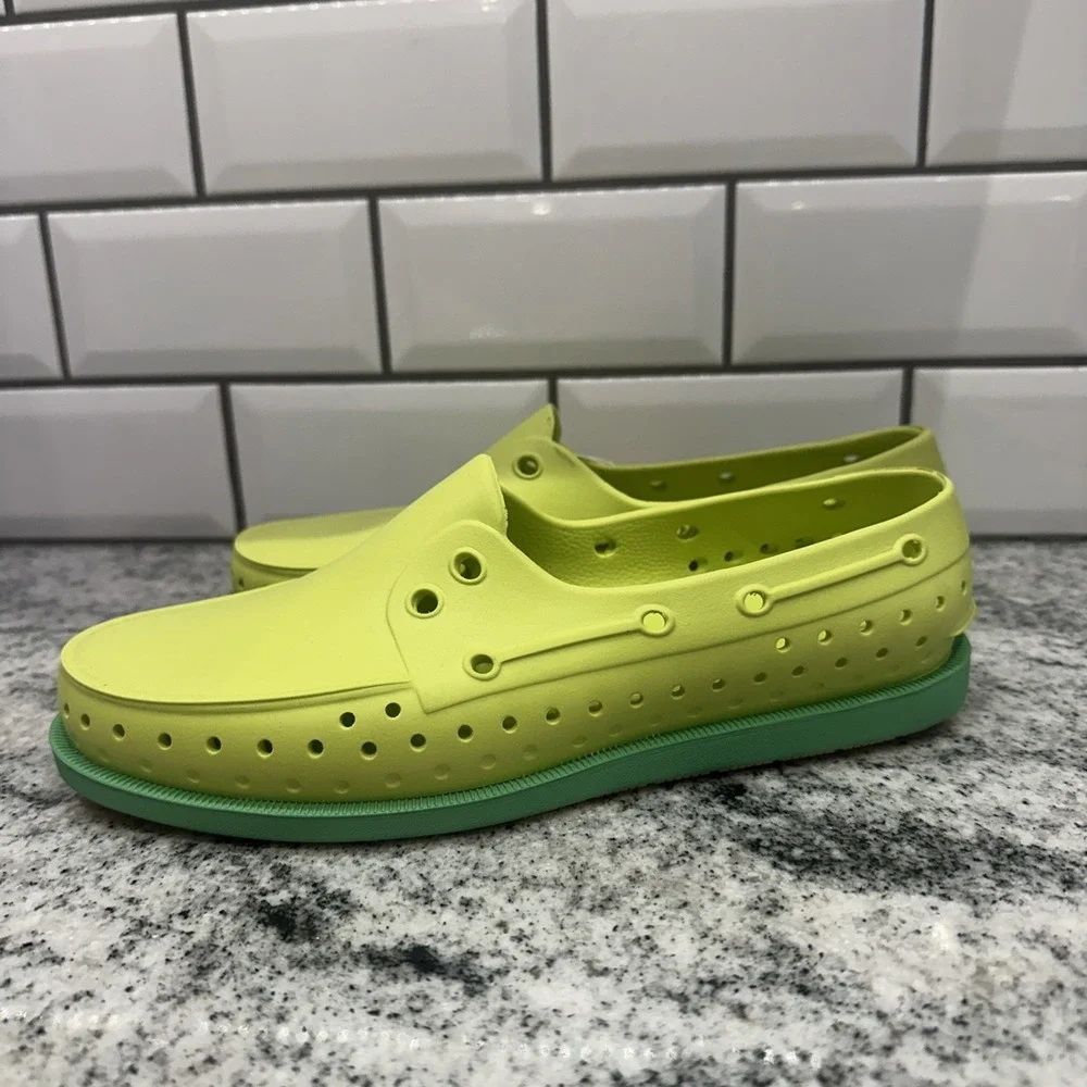 Native Howard Sugarlite Green float boat shoe Slip On Men 6 Womens 8 Beach Summe